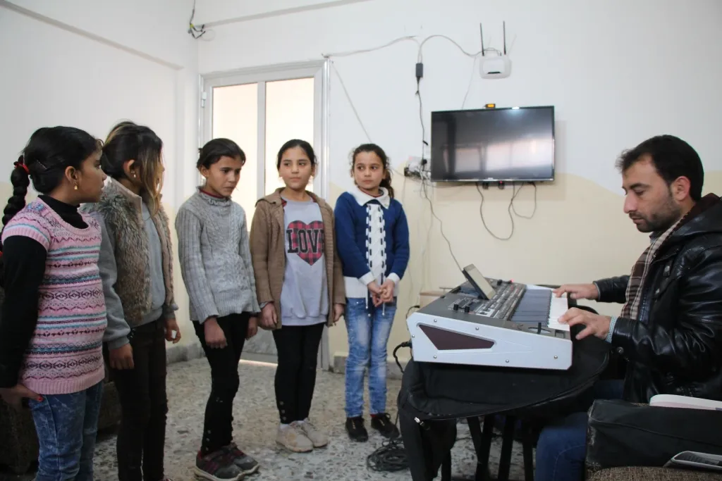 Navenda Çand û Hunerê ya Minbicê hewl dide çanda gelan ji nû ve vejîne