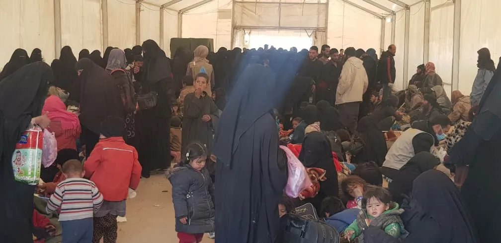 2 hezar kes ji malbatên çeteyan gihaştin kampa Holê