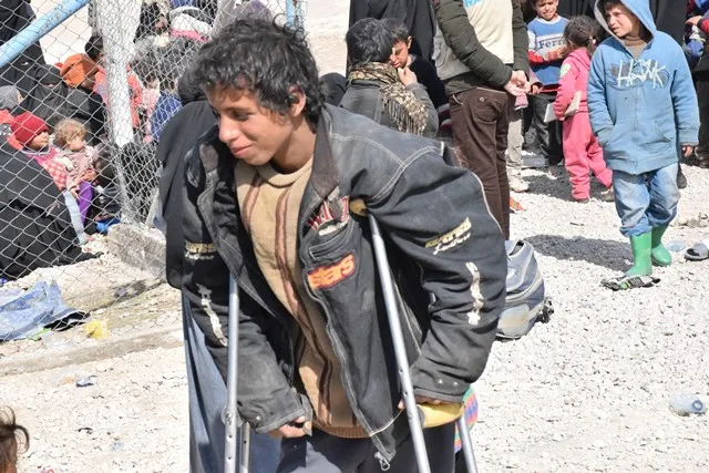800 koçberên din gihîştin kampa Holê