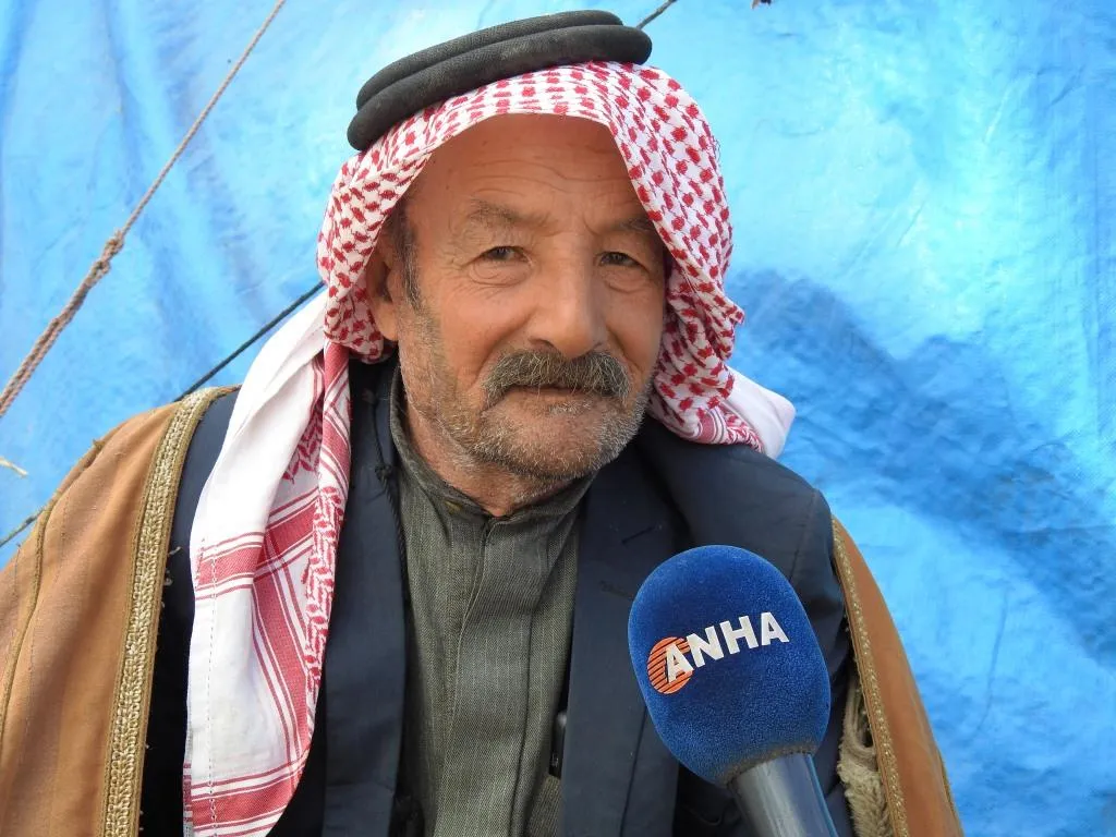 Koçberên li Reqayê bi gazinc in