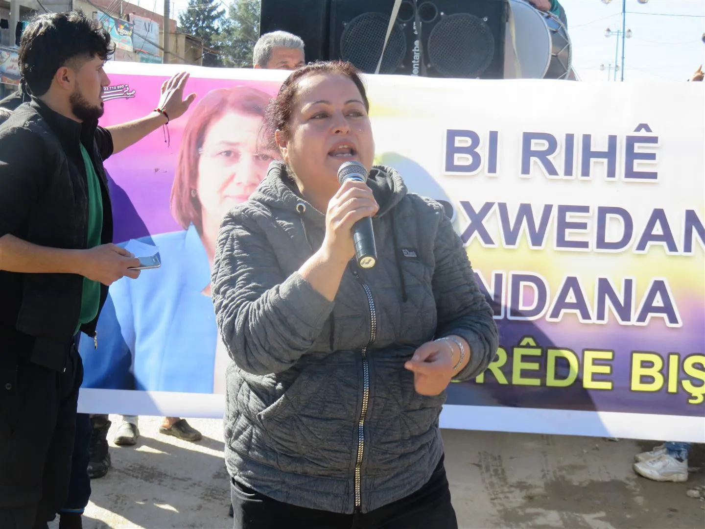 ‘Bi rihê berxwedana zindanan em ê bendan bişikînin’                            