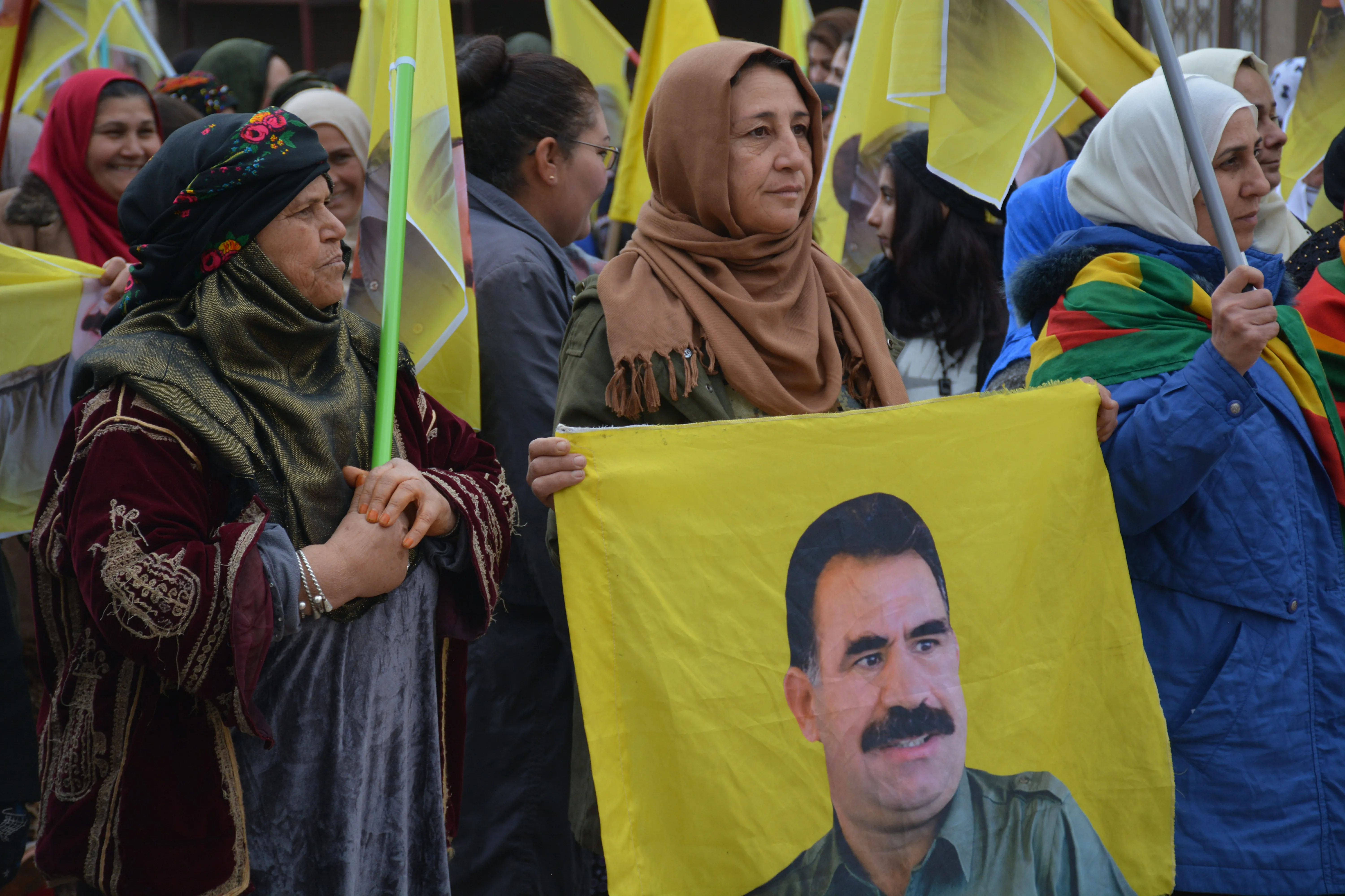 Pêkhateyên Qamişlo: Wê berxwedana gelan tecrîdê hilweşîne