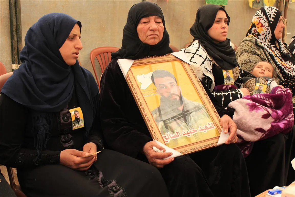 Şêniyên Qamişlo sersaxî ji malbata şehîd Elî re xwest