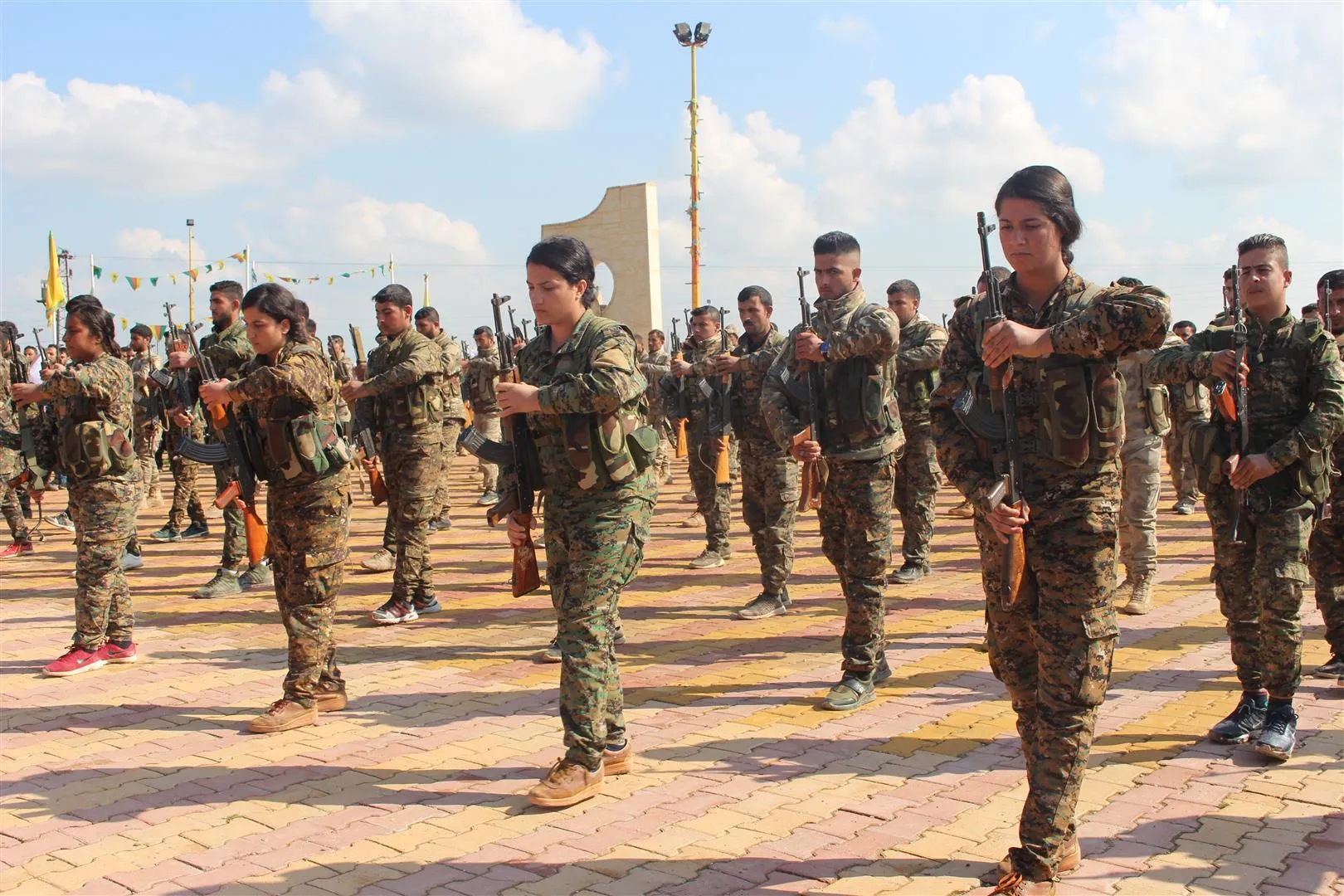 Şêniyên Hesekê şehîdên Şerê Tunekirina Terorê oxir kirin