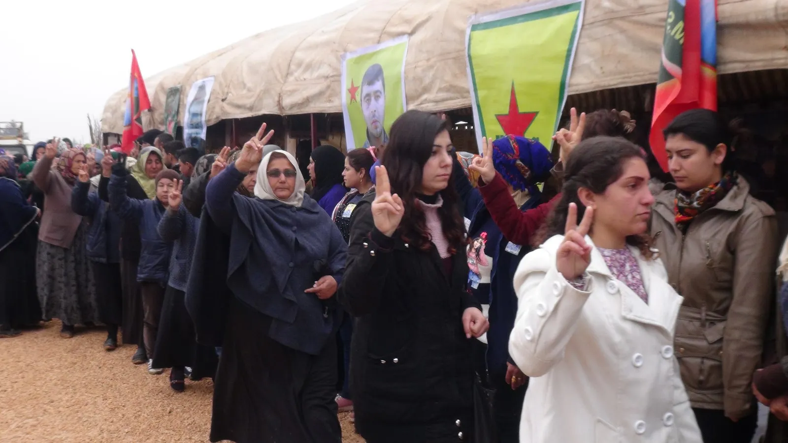 Sersaxî ji malbata şehîd Bahoz Efrînê re hat xwestin