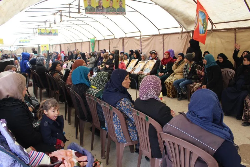 Sersaxî ji malbata 4 şehîdên Dêrazorê re hate xwestin