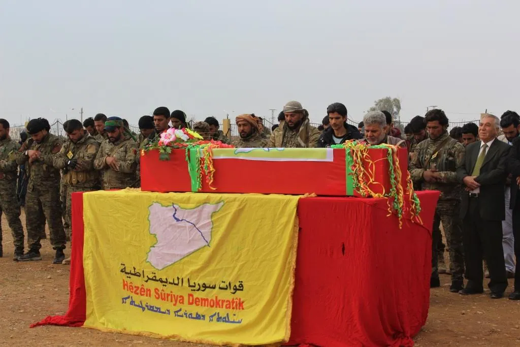 Şêniyên Tebqayê cenazeyê  şehîd Mihemed oxir kirin