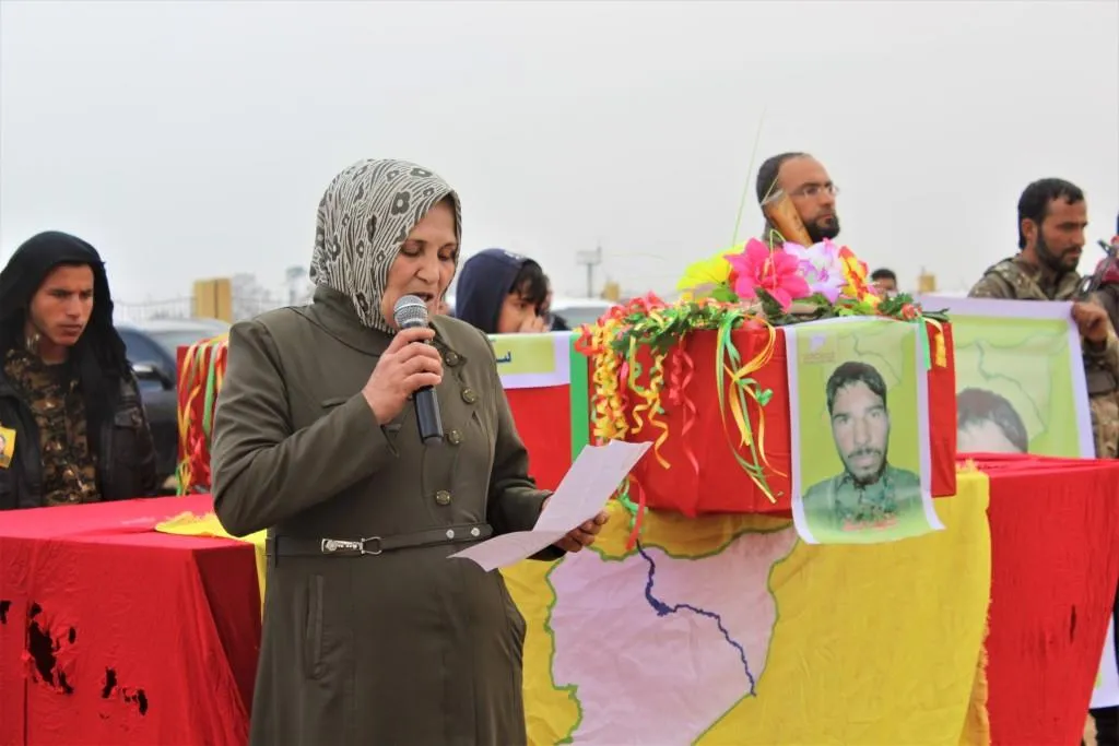 Şêniyên Tebqayê cenazeyê  şehîd Mihemed oxir kirin