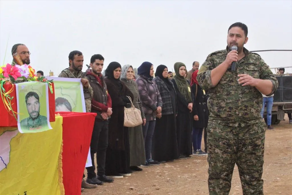Şêniyên Tebqayê cenazeyê  şehîd Mihemed oxir kirin