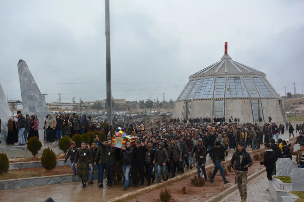 Kobaniyan şehîdê Hêzên Xweparastinê oxir kirin