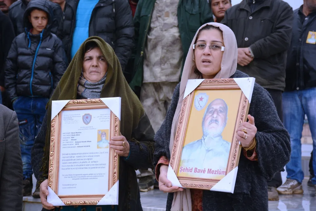 Kobaniyan şehîdê Hêzên Xweparastinê oxir kirin
