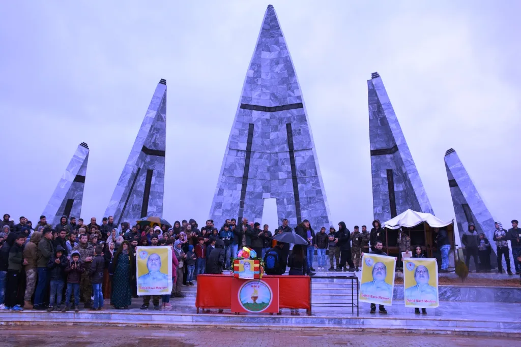 Kobaniyan şehîdê Hêzên Xweparastinê oxir kirin