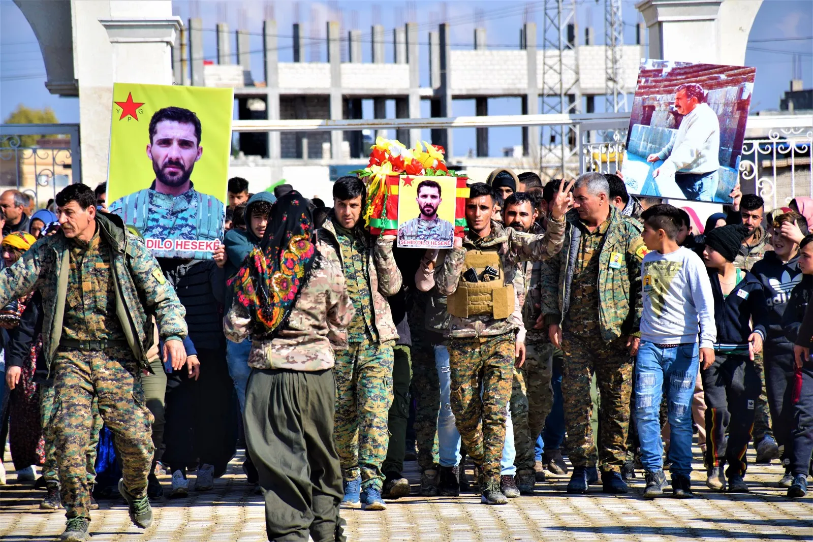 Cenazeyê şehîd Dilo Hesekê bi merasîmekî girseyî hate veşartin