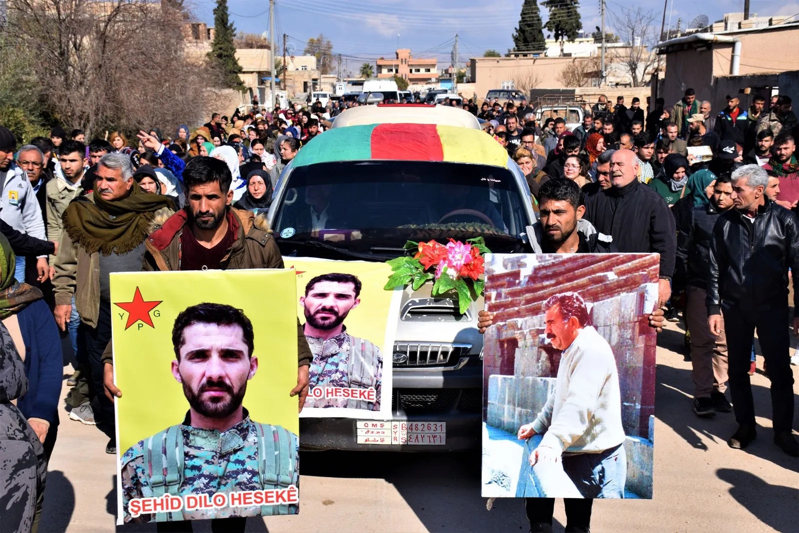Cenazeyê şehîd Dilo Hesekê bi merasîmekî girseyî hate veşartin