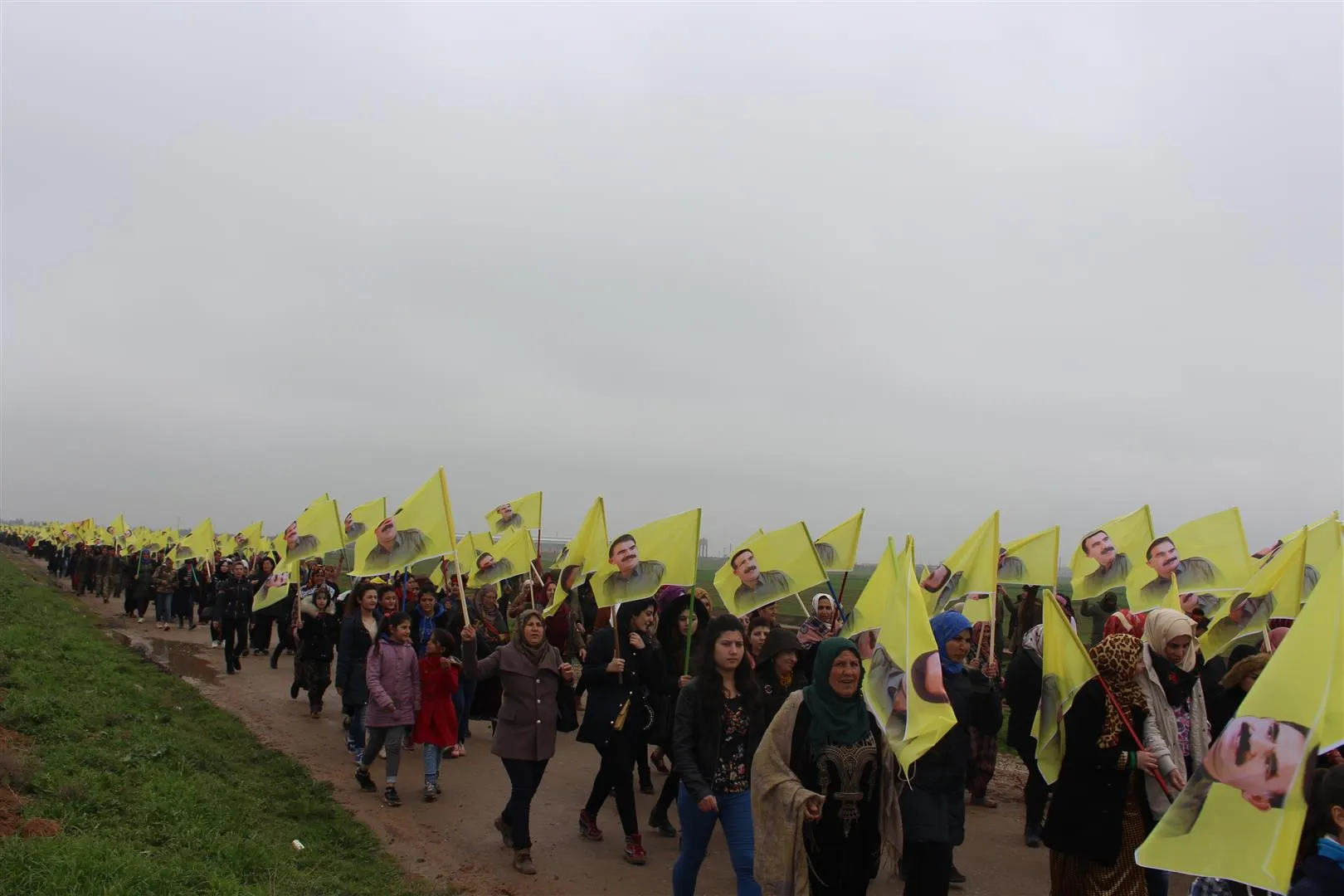 Şêniyên kantona Hesekê "Roja reş" şermezar kirin