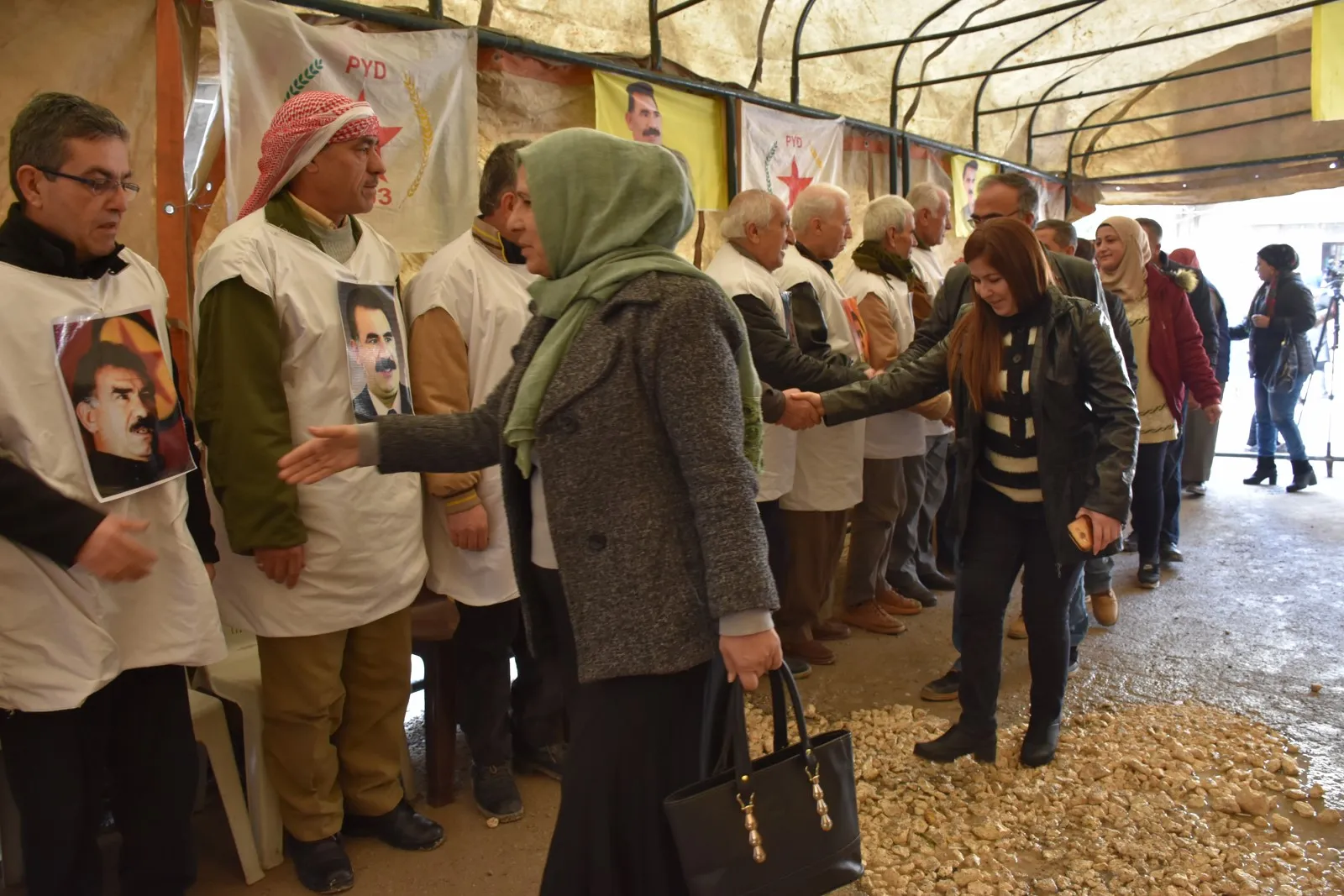 Çalakiyên şermezarkirina komploya navneteweyî berdewam in