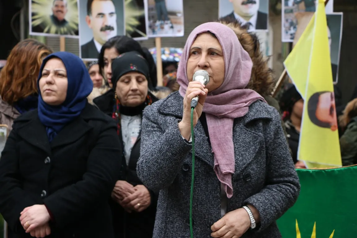 Li Helebê dijî komploya navdewletî çalakiyek protestoyî pêk hat