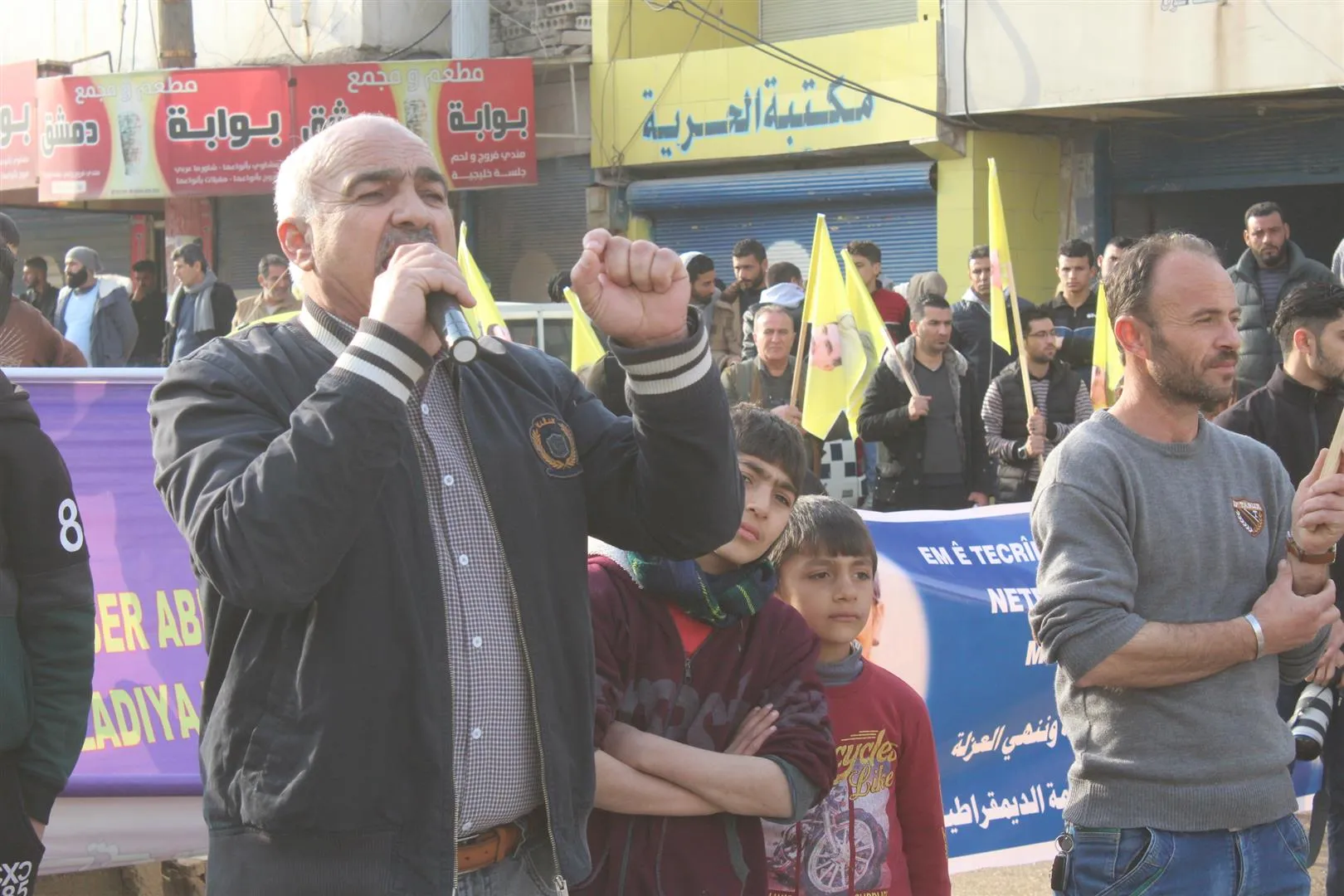 Li Rojava û Ewropayê li dijî komployê meş