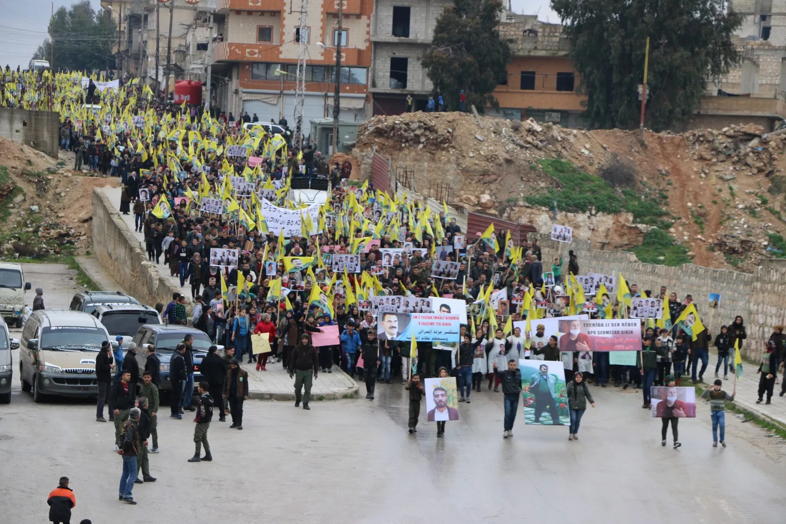 Li Helebê bi hezaran banga azadiya Ocalan kirin
