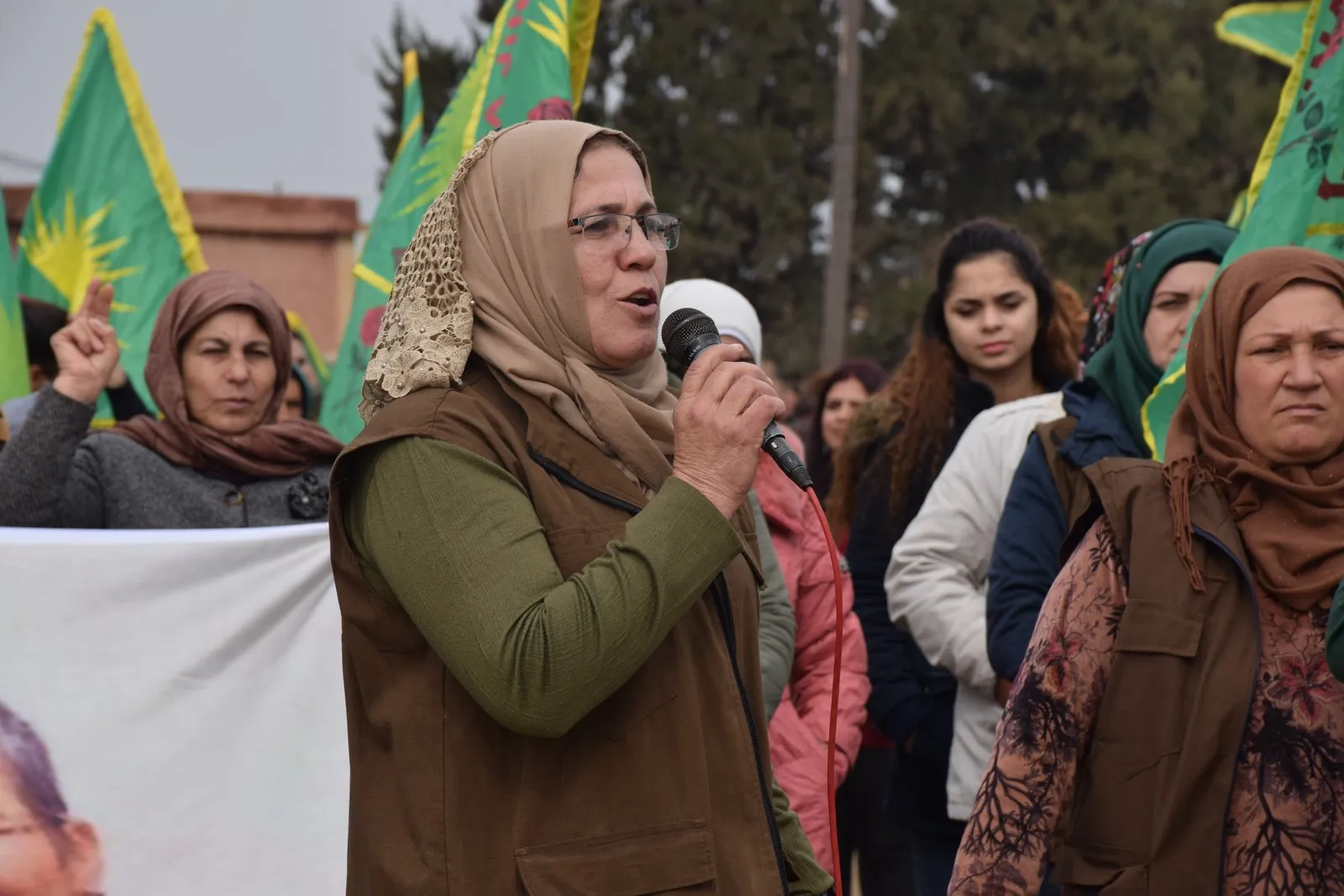 Li Hesekê û Helebê komploya navdewletî hate protesto kirin