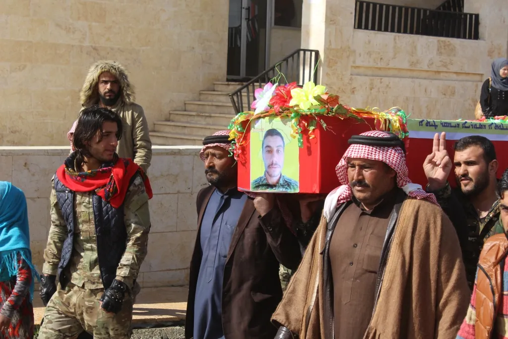 Şehîdên QSD‘ê li Tebqa û El-Keramê hatin veşartin