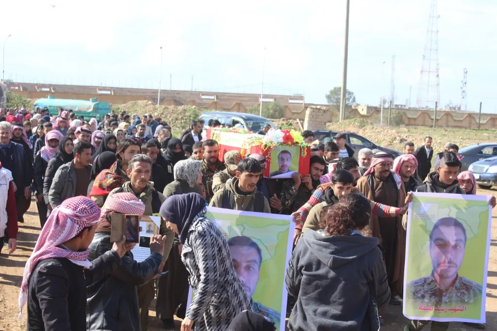 Şehîdên QSD‘ê li Tebqa û El-Keramê hatin veşartin