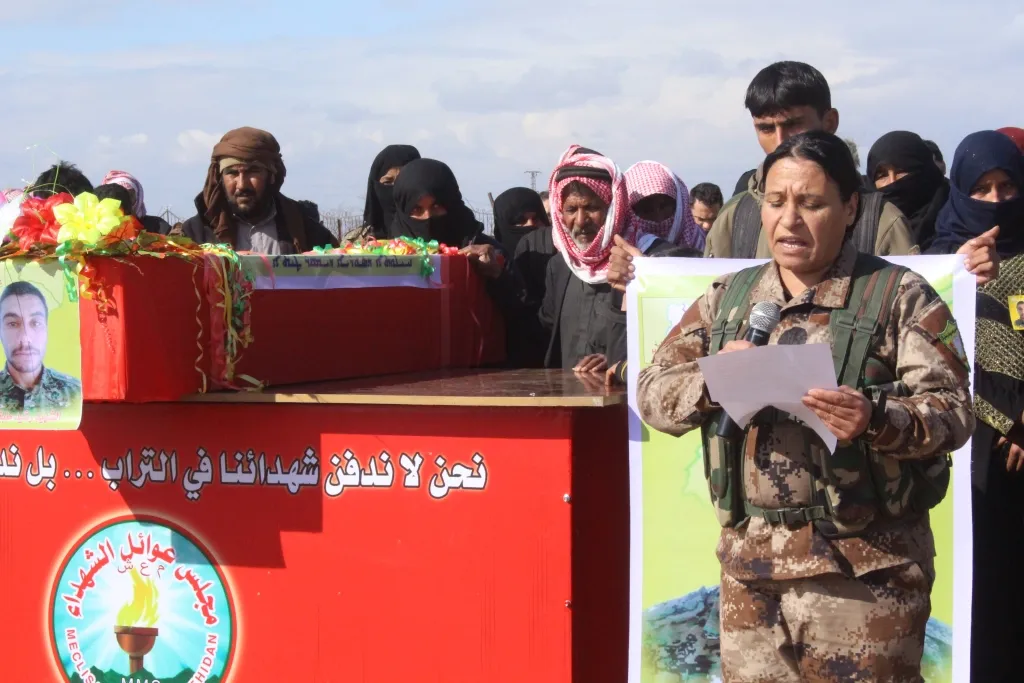 Şehîdên QSD‘ê li Tebqa û El-Keramê hatin veşartin