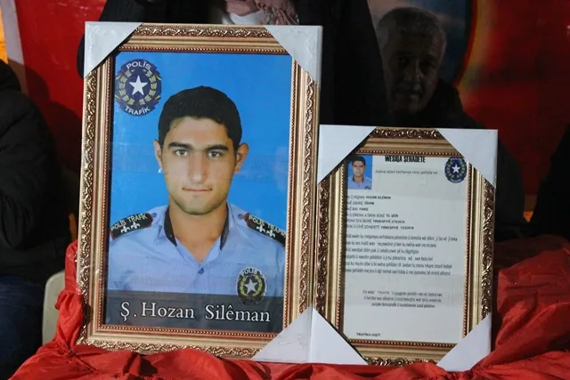 Şêniyên Tirbespiyê û Qamişlo sersaxî ji malbata Hozan Silêman re xwest