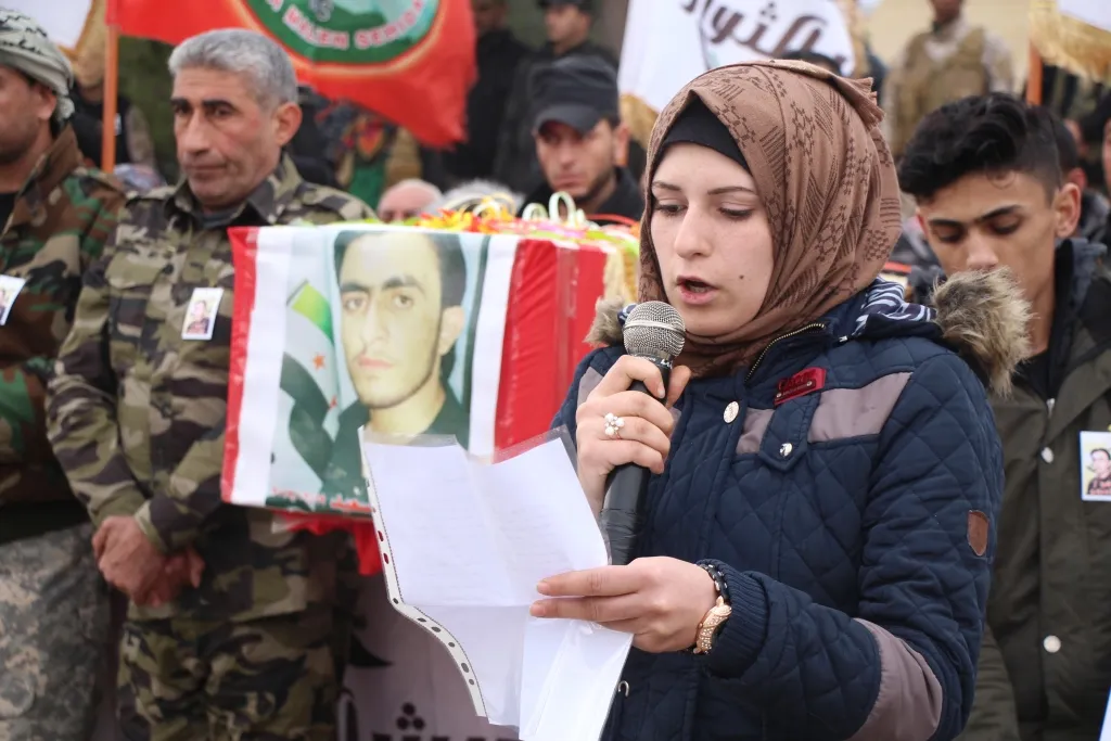 Şehîdê Ceyş El-Siwar Idlibî bi merasîmekê hate veşartin
