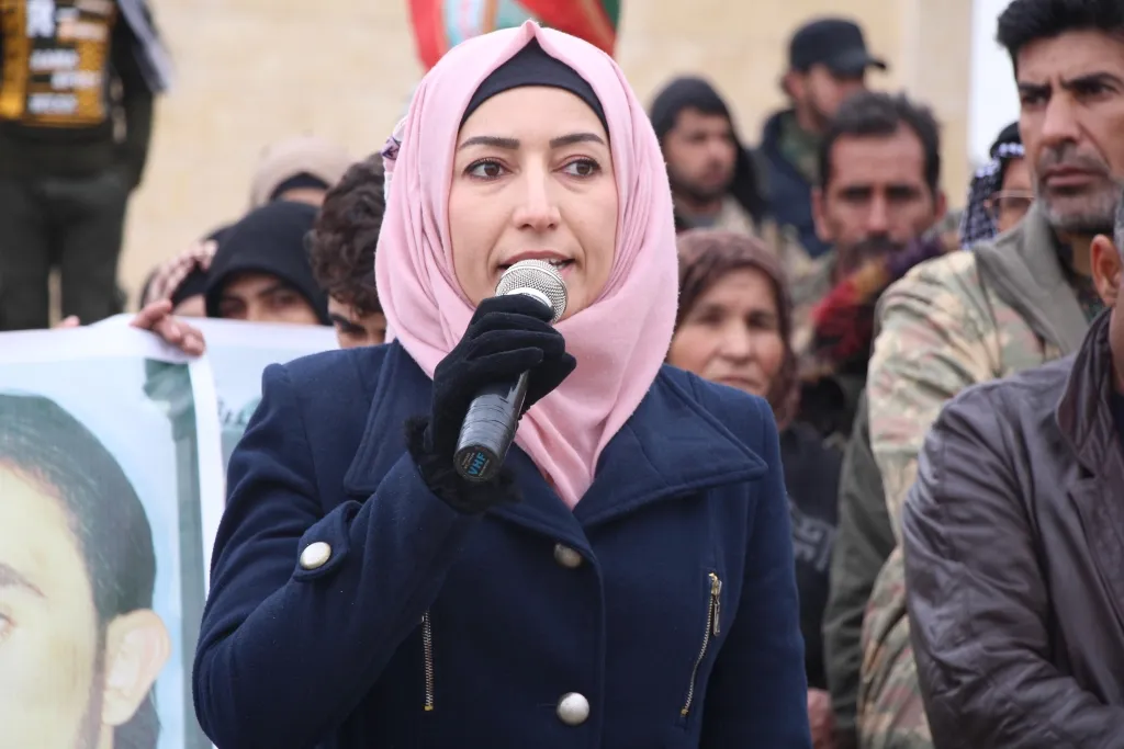 Şehîdê Ceyş El-Siwar Idlibî bi merasîmekê hate veşartin