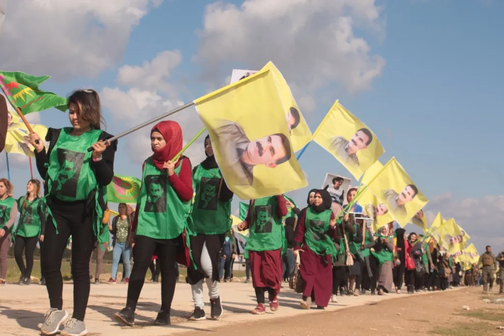 Jinên ciwan li dijî komploya navnetewî meşiyan