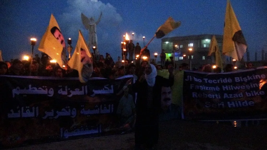 Meşa dirêj a ciwanan gihîşt bajarê Kobanê