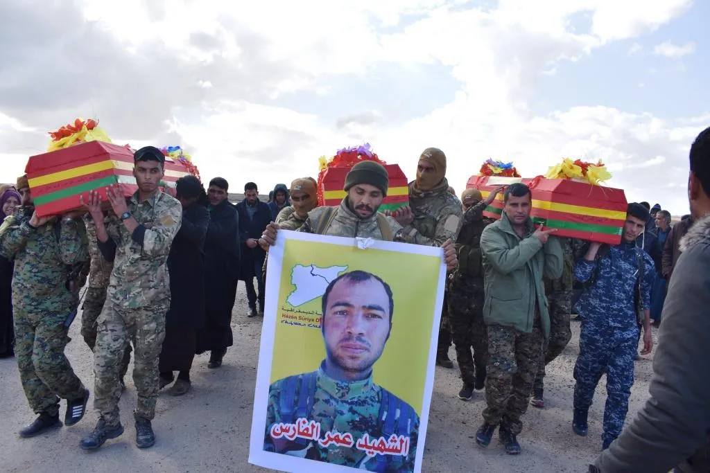 Şehîdên Şerê Tinekirina Terorê li Dêrazorê hatin veşartin