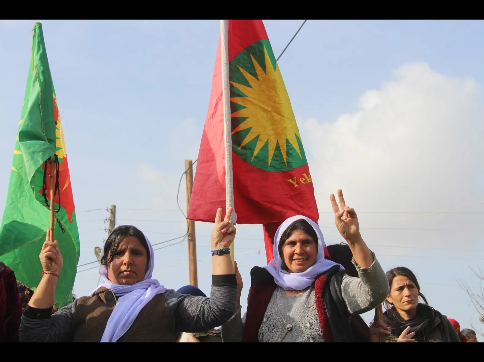 Hemû jin di 8‘ê Adara derbasbûyî de li Efrînê bûn yek