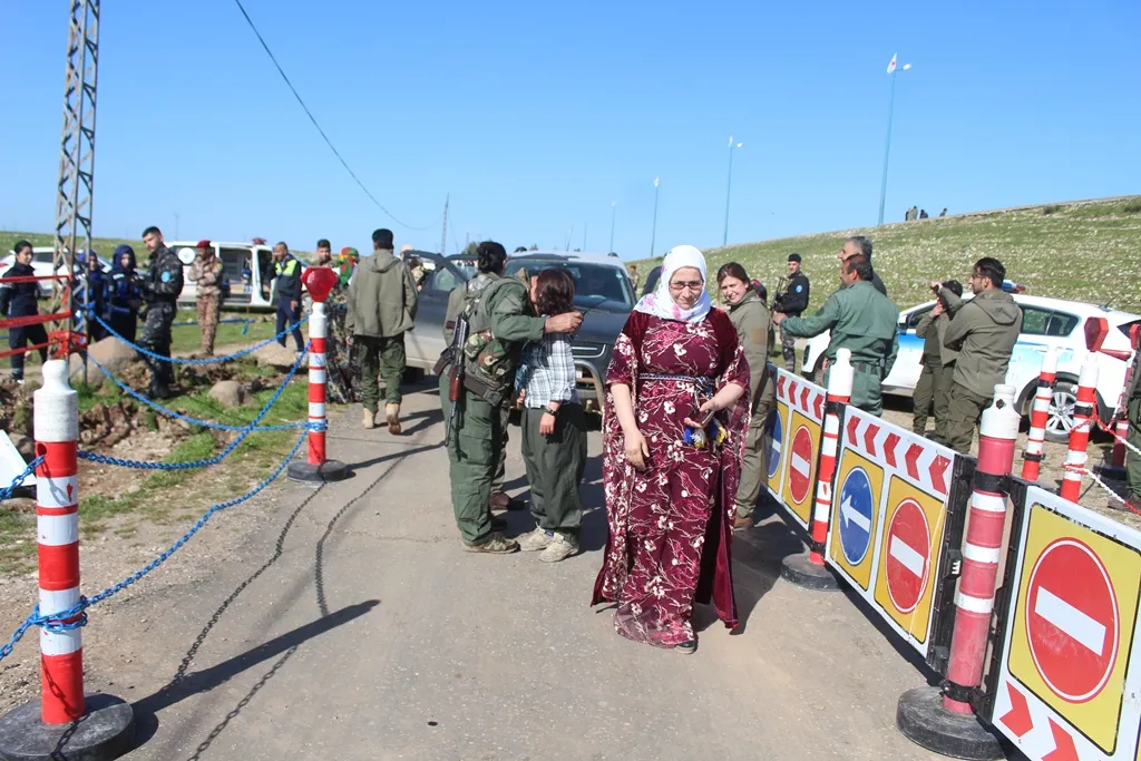 Şêniyên Bakur û Rojhilatê Sûriyê Newrozê pîroz dikin