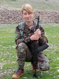 `Berxwedana gelê Efrînê şoreşeke nû ye`