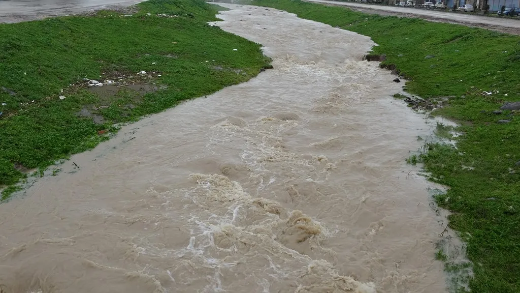 Şaredariya Dêrikê li hember lehiyê gelek bergirî girtin