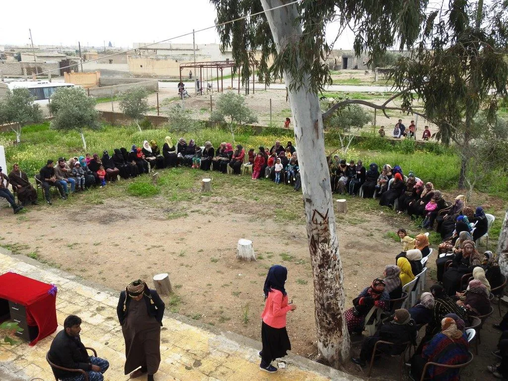 Li bajarokê Hemrat dewreya jinên nexwenda bi dawî bû