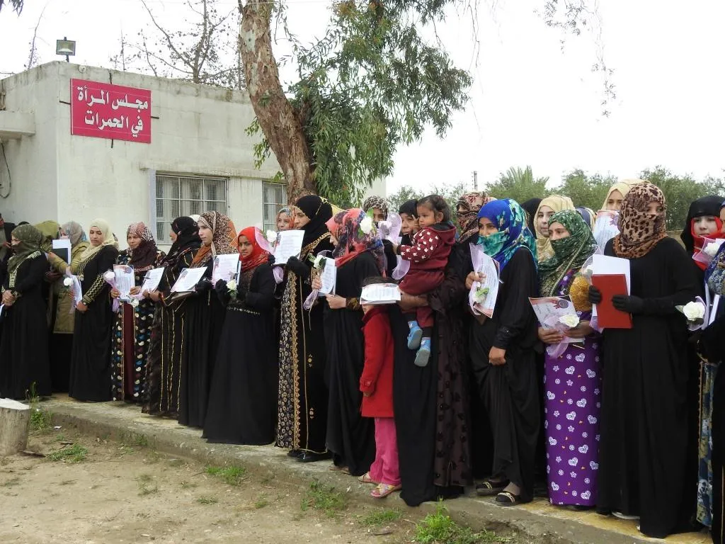 Li bajarokê Hemrat dewreya jinên nexwenda bi dawî bû