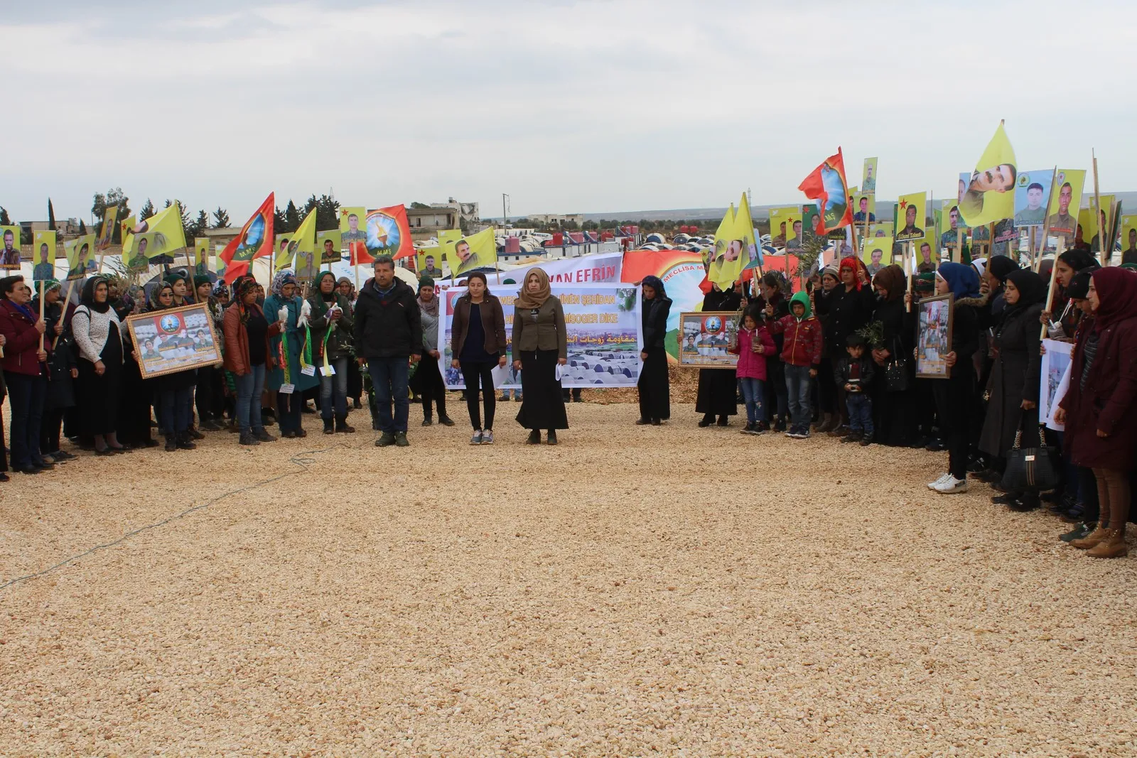 ‘Efrîn a efrîniyan e û em ê lê vegerin’