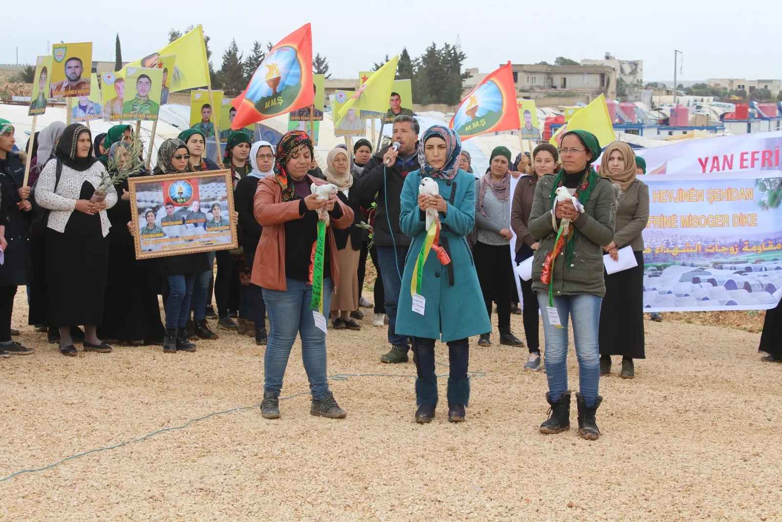 ‘Efrîn a efrîniyan e û em ê lê vegerin’