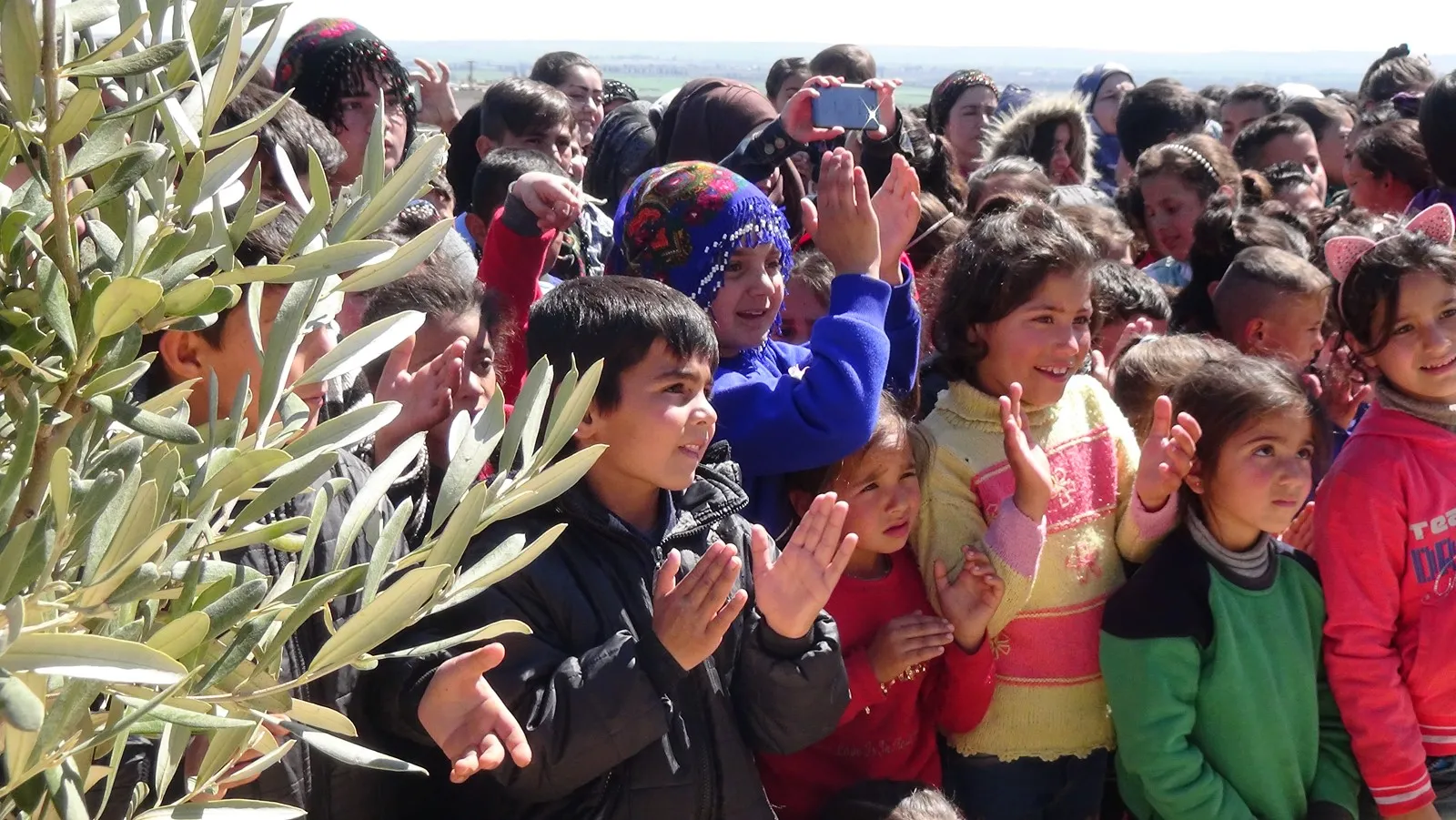 Zarokên Efrîn û Şehbayê Newroza xwe pîroz kir