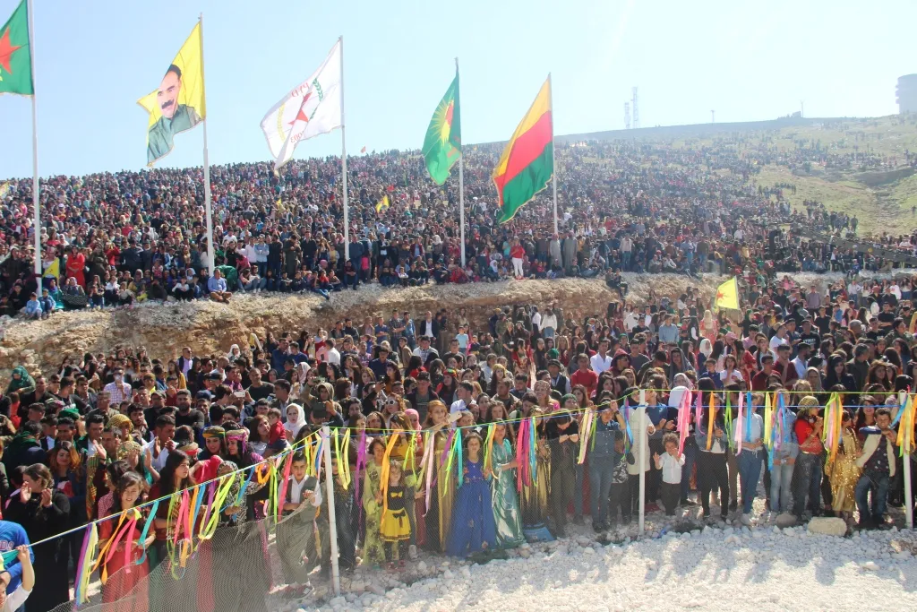 Pîrozbahiyên Newrozê li Kobanê bi dawî bûn