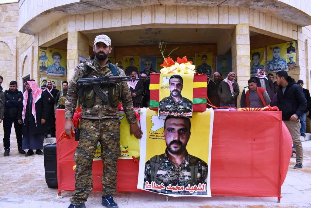 welatiyên Dêrezorê şehîd Polat  oxir kirin