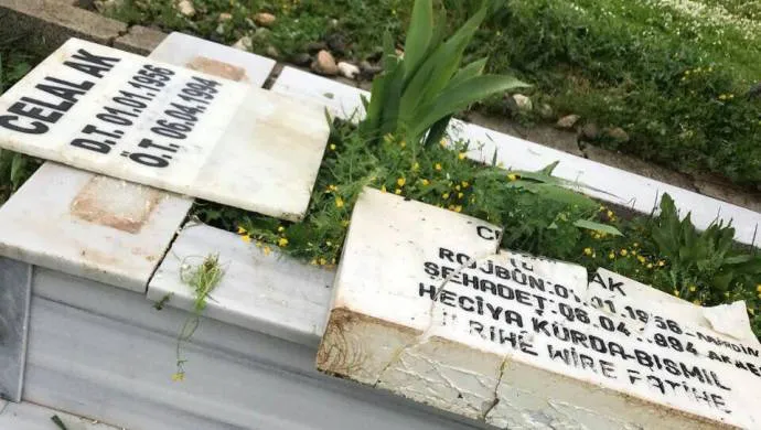 Li Amedê bi sîroda nîjadperest êrîşî gorên gerîlayên HPG’ê kirin!