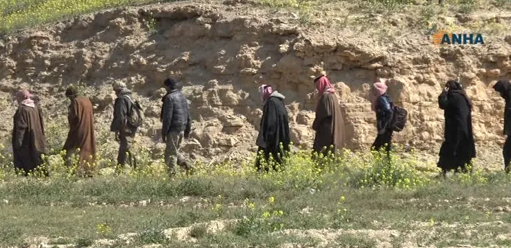 Nêzî 200 çeteyên biyanî xwe radestî QSD`ê kirin