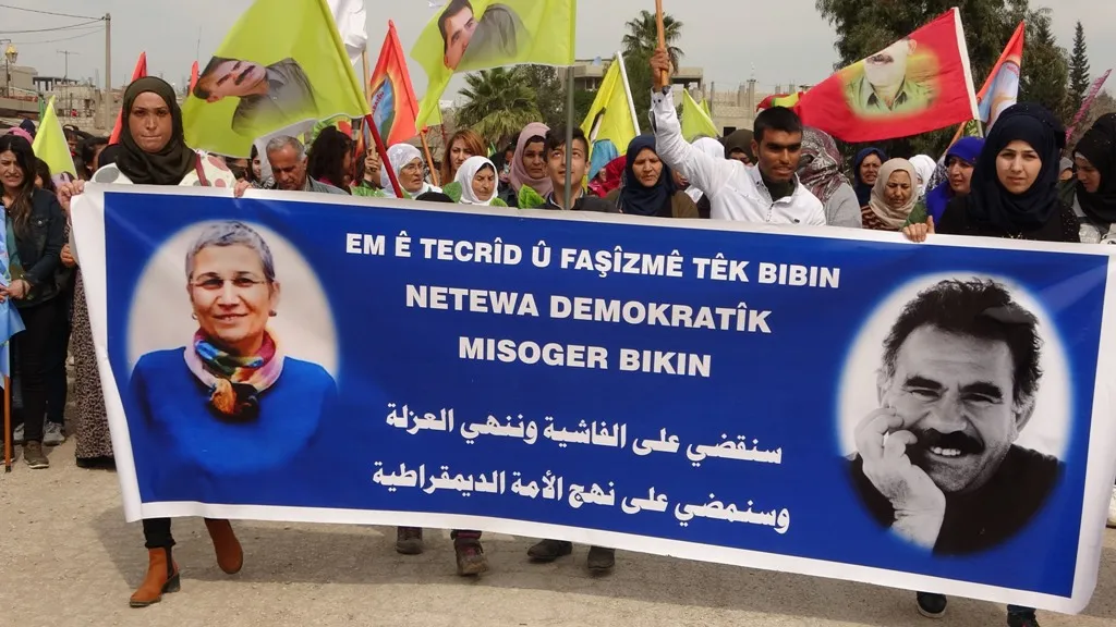 Şêniyên bajarokên kantona Qamişlo, şehîdên 12’ê Adarê bi bîr anîn