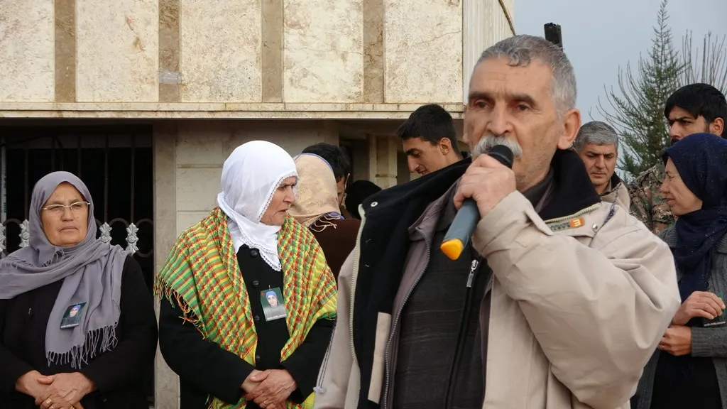 Li Dêrikê Şehîd Avrîn Amanos hat oxirkirin