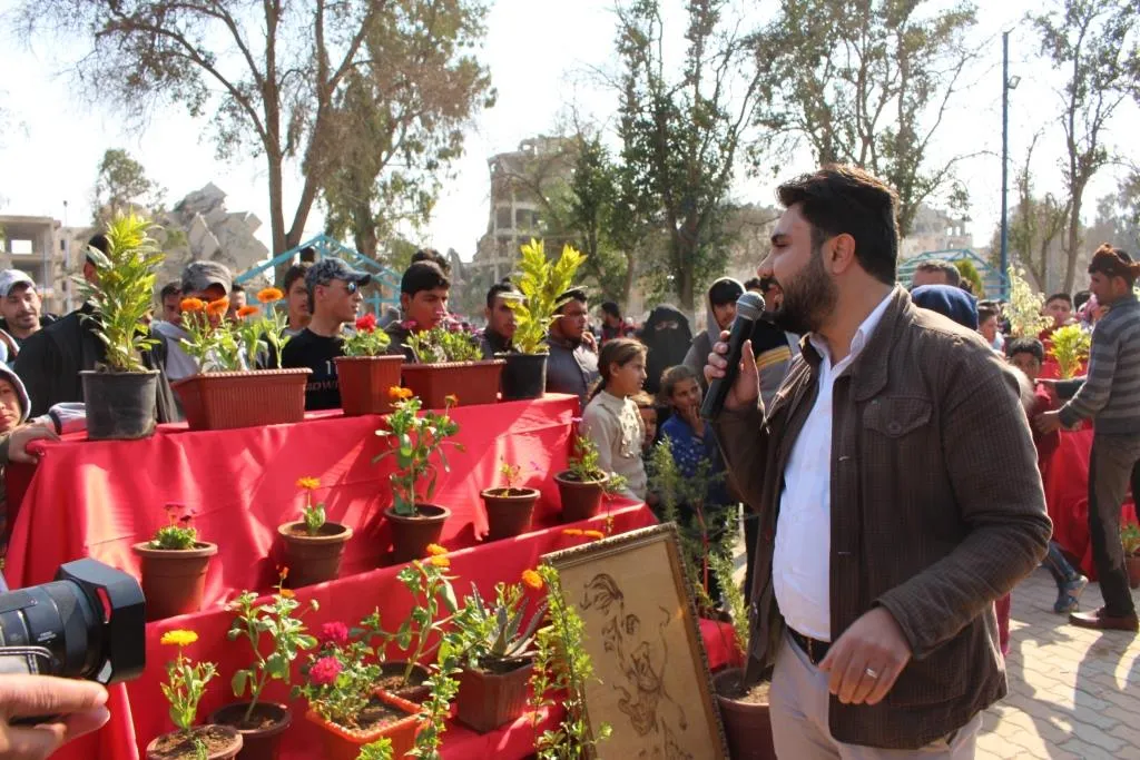 Li Reqayê ji bo bîranîna têkoşer Umer Elûş pêşengeha gulan hat vekirin