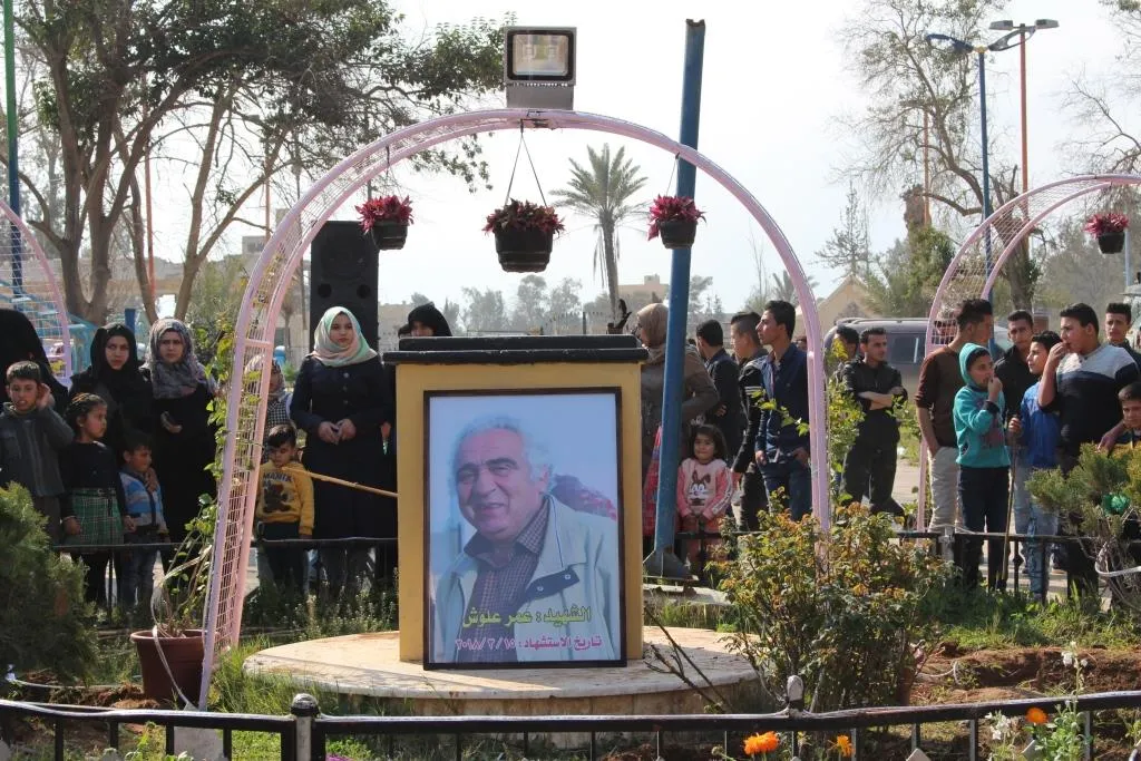 Li Reqayê ji bo bîranîna têkoşer Umer Elûş pêşengeha gulan hat vekirin